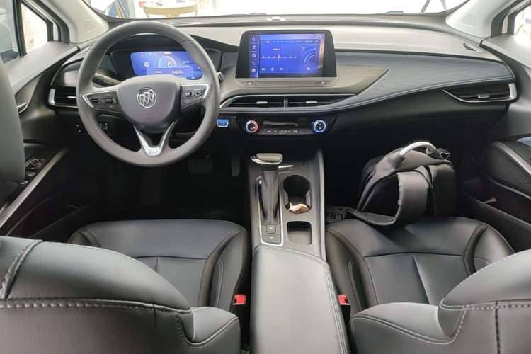 Used Buick Velite 6 2023 Revised Version 430 km Range – Commuter Edition Center Console