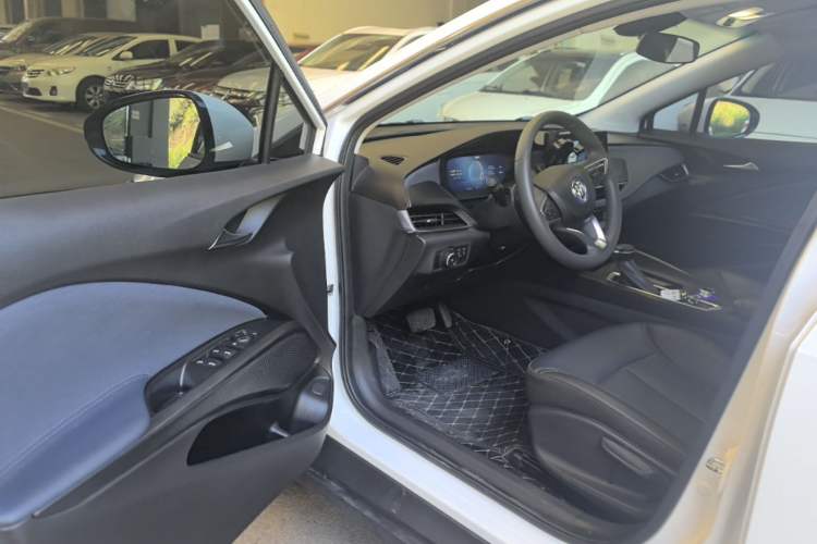 Used Buick Velite 6 2023 430km Range Commuter Version Driver Seat