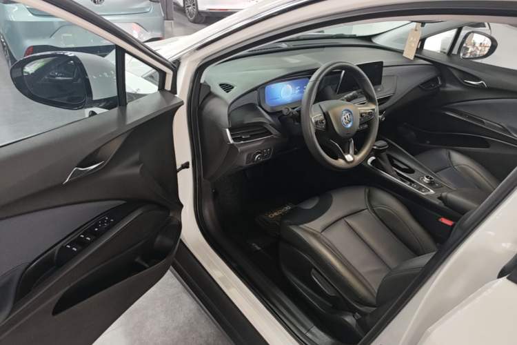 Used Buick Velite 6 2023 430km Range Commuter Version Driver Seat