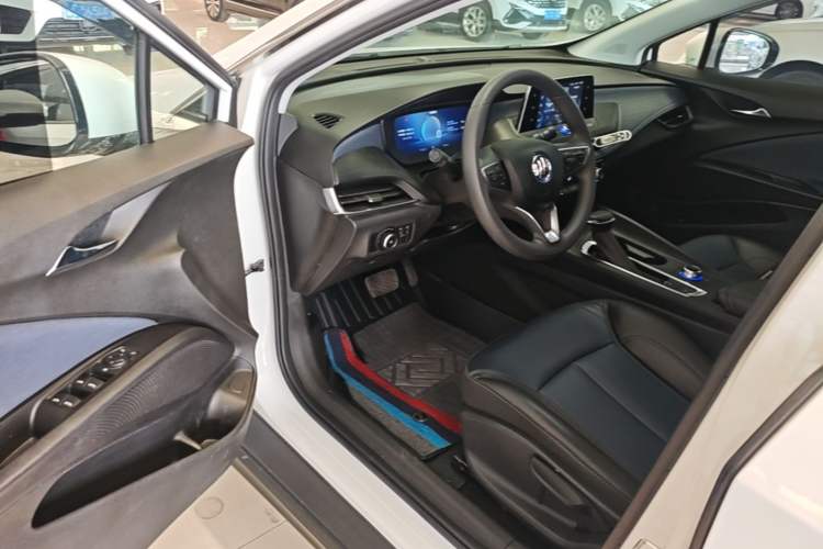 Used Buick Velite 6 2023 430km Range Commuter Version Driver Seat