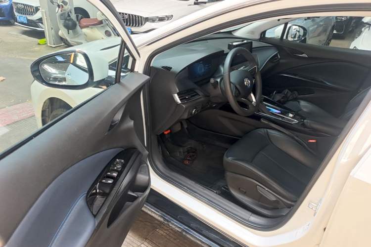 Used Buick Velite 6 2023 430km Range Commuter Version Driver Seat