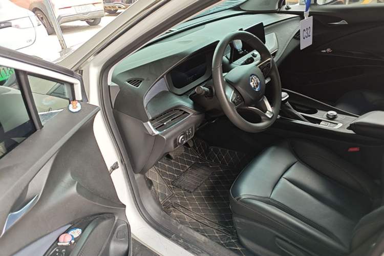 Used Buick Velite 6 2023 430km Range Commuter Version Driver Seat