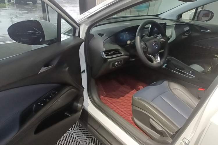 Used Buick Velite 6 2023 430km Range Commuter Version Driver Seat