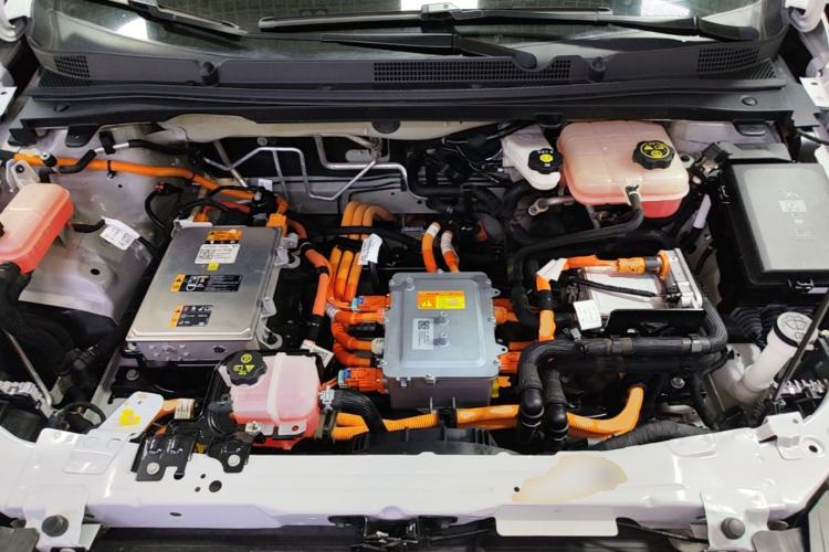 Used Buick Velite 6 2023 Revised Version 430 km Range – Commuter Edition Engine Bay