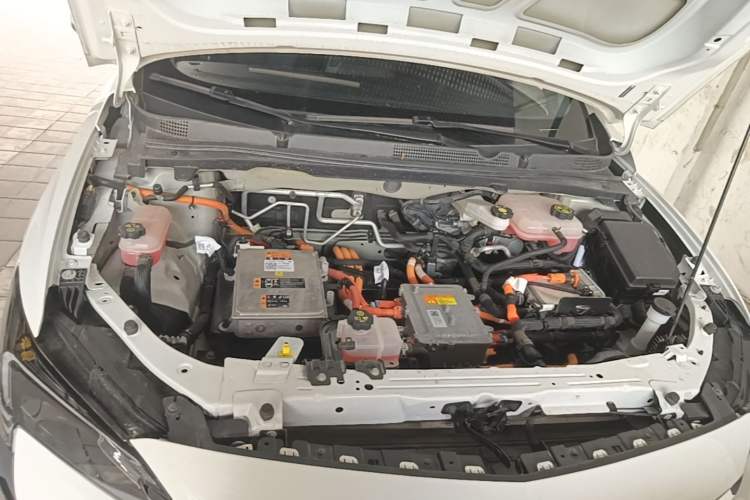 Used Buick Velite 6 2023 Revised Version 430 km Range – Commuter Edition Engine Bay