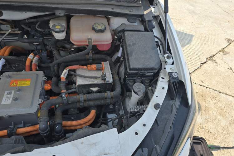 Used Buick Velite 6 2023 Revised Version 430 km Range – Commuter Edition Engine Bay Left