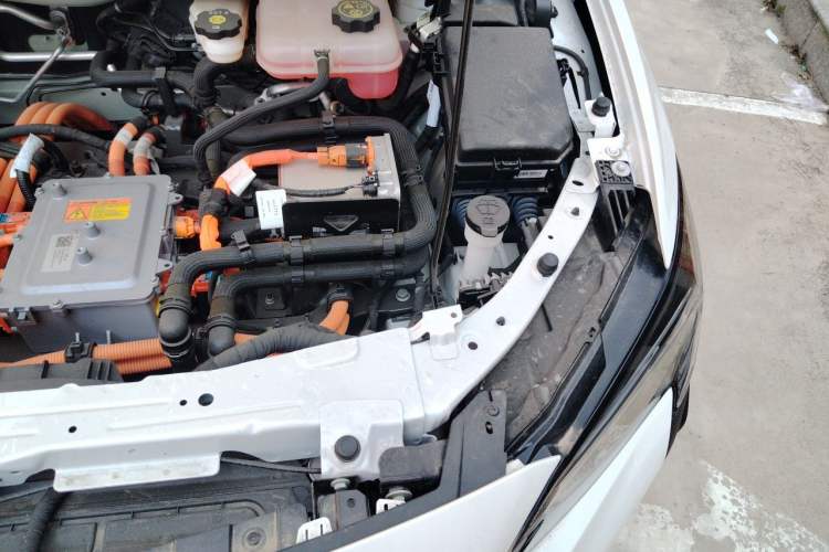 Used Buick Velite 6 2023 Revised Version 430 km Range – Commuter Edition Engine Bay Left