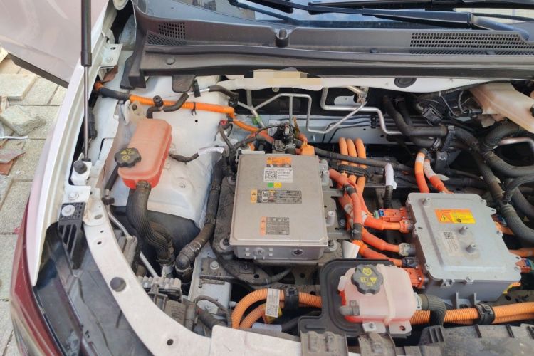 Used Buick Velite 6 2023 Revised Version 430 km Range – Commuter Edition Engine Bay Right