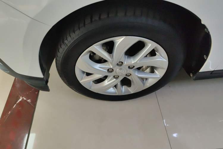 Used Buick Velite 6 2023 430km Range Commuter Version Exterior 4