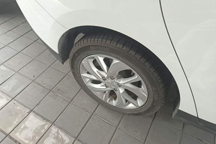 Used Buick Velite 6 2023 Revised Version 430 km Range – Commuter Edition Exterior 5