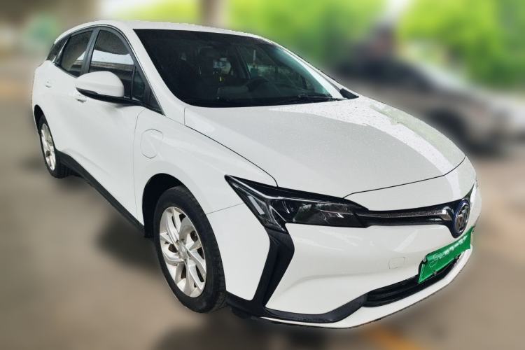 Used Buick Velite 6 2023 Revised Version 430 km Range – Commuter Edition Front Right 45 Deg