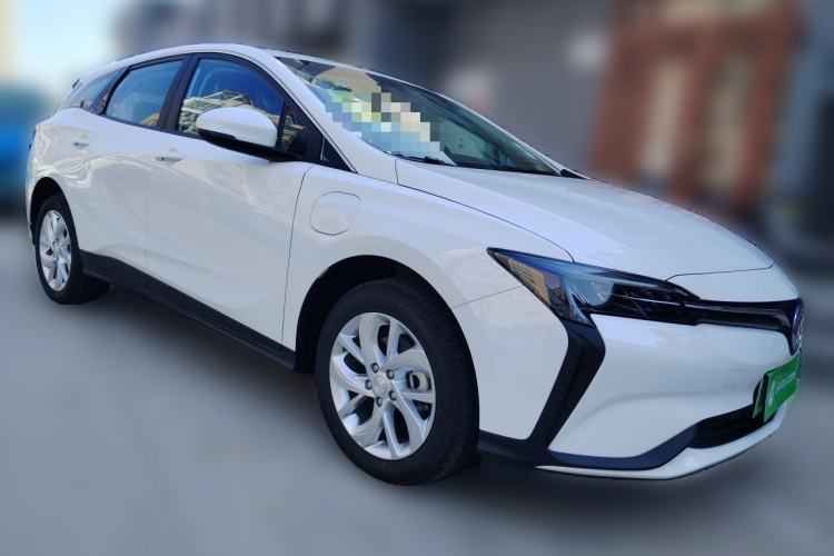 Used Buick Velite 6 2023 Revised Version 430 km Range – Commuter Edition Front Right 45 Deg