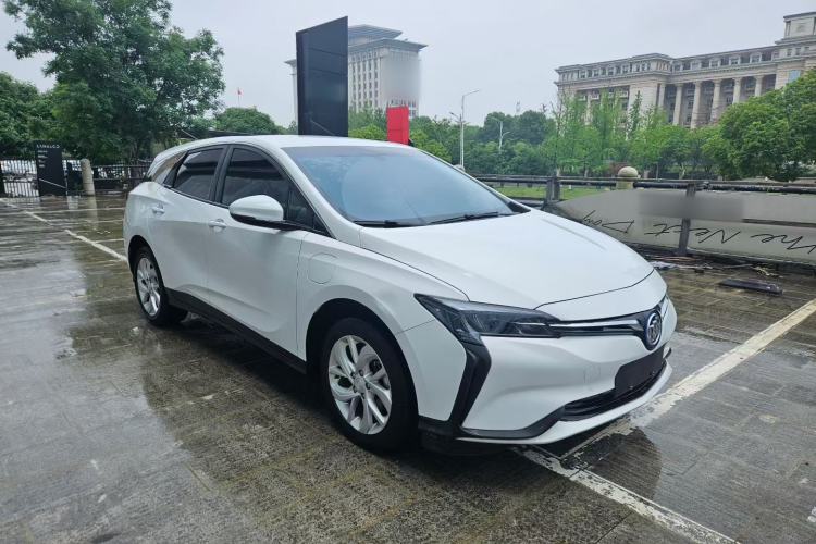 Used Buick Velite 6 2023 Revised Version 430 km Range – Commuter Edition Front Right 45 Deg