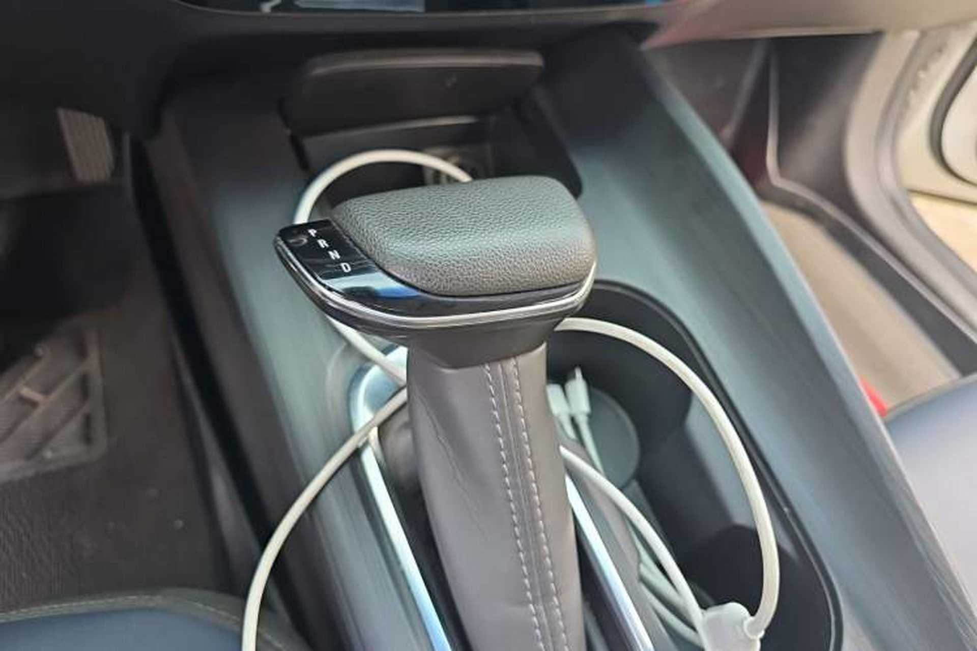 Used Buick Velite 6 2023 Revised Version 430 km Range – Commuter Edition Gear Lever
