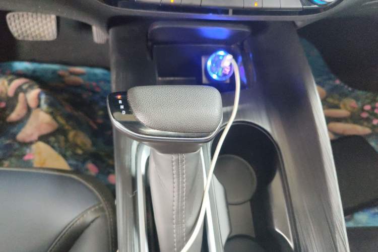 Used Buick Velite 6 2023 Revised Version 430 km Range – Commuter Edition Gear Lever