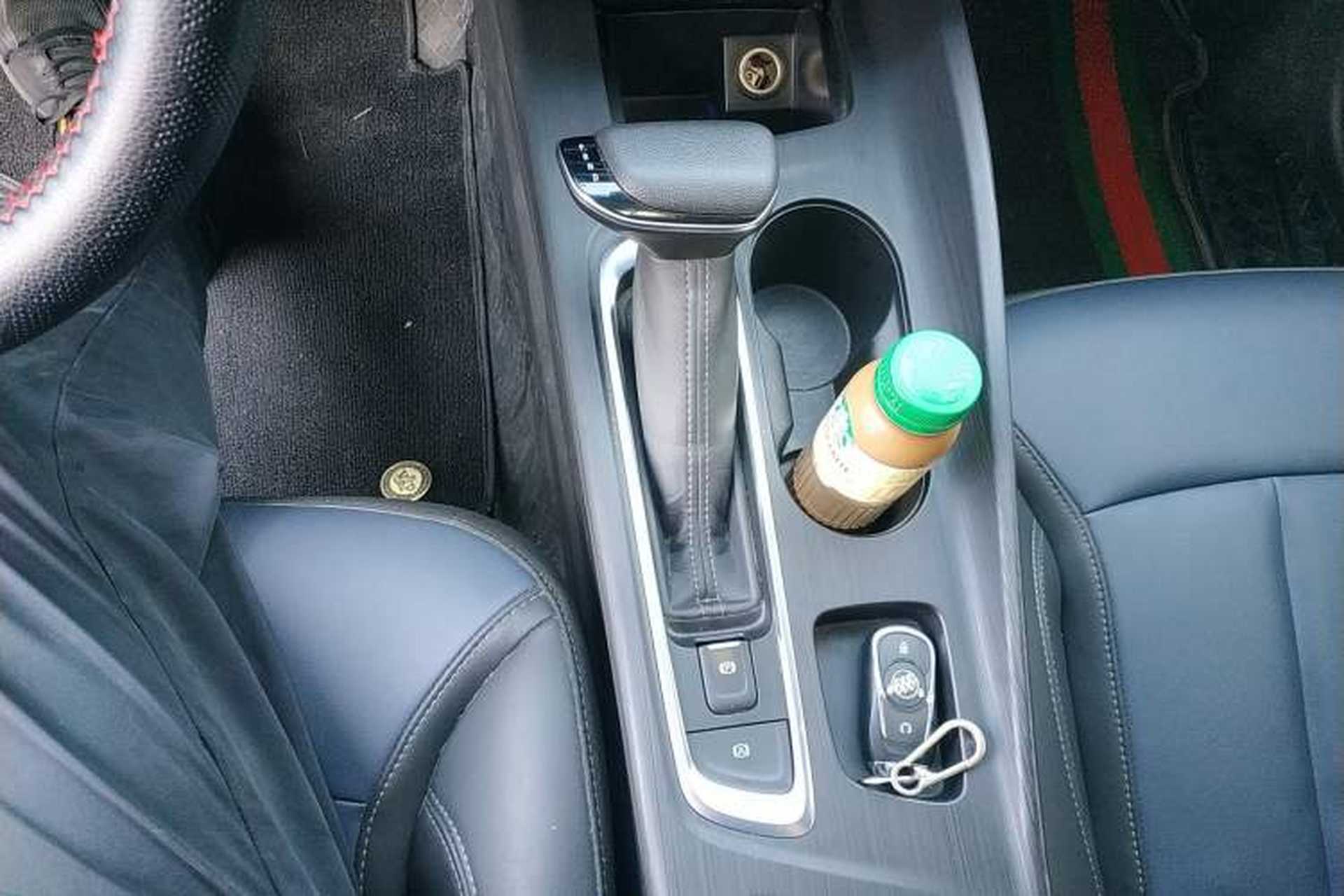Used Buick Velite 6 2023 Revised Version 430 km Range – Commuter Edition Gear Lever