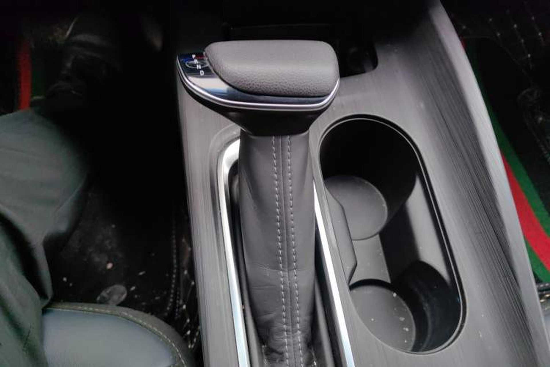Used Buick Velite 6 2023 Revised Version 430 km Range – Commuter Edition Gear Lever