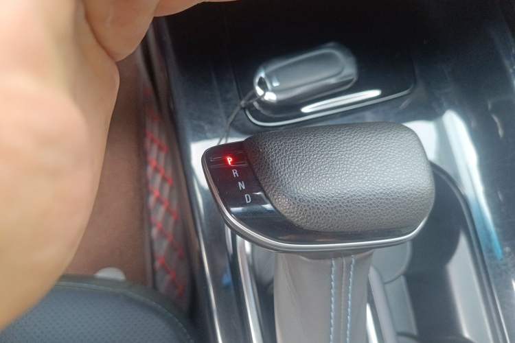 Used Buick Velite 6 2023 430km Comfort Edition Gear Lever