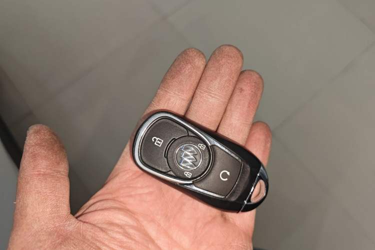 Used Buick Velite 6 2023 430km Range Commuter Version Interior 1