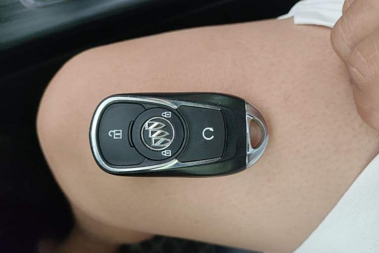 Used Buick Velite 6 2023 430km Range Commuter Version Interior 1