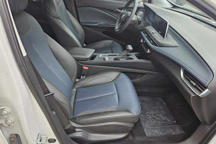 Used Buick Velite 6 2023 430km Range Commuter Version Interior 10