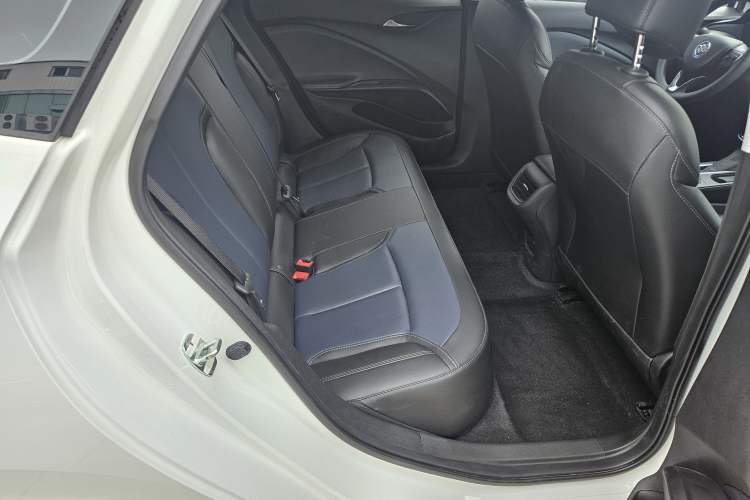 Used Buick Velite 6 2023 430km Range Commuter Version Interior 11