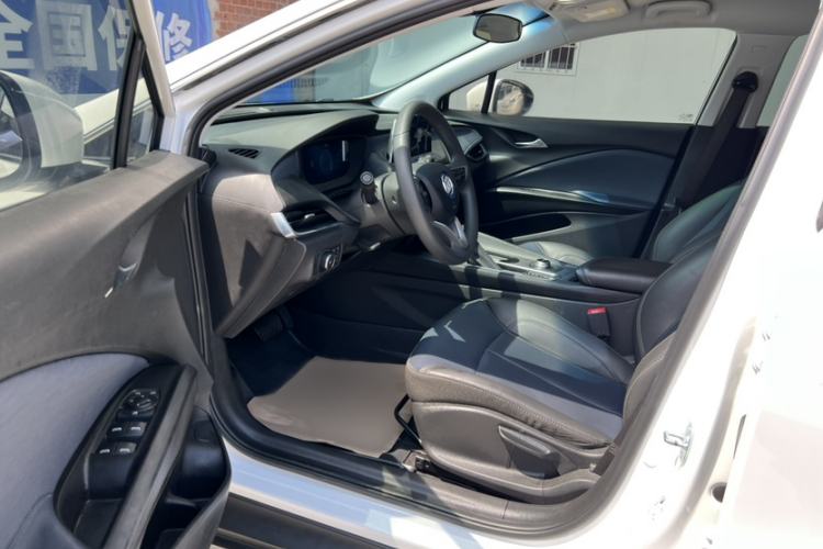 Used Buick Velite 6 2023 430km Range Commuter Version Interior 2