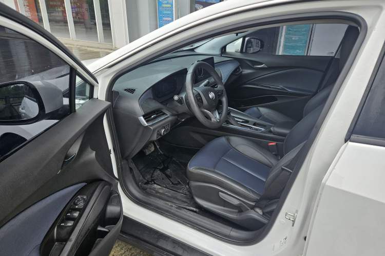 Used Buick Velite 6 2023 Revised Version 430 km Range – Commuter Edition Interior 3