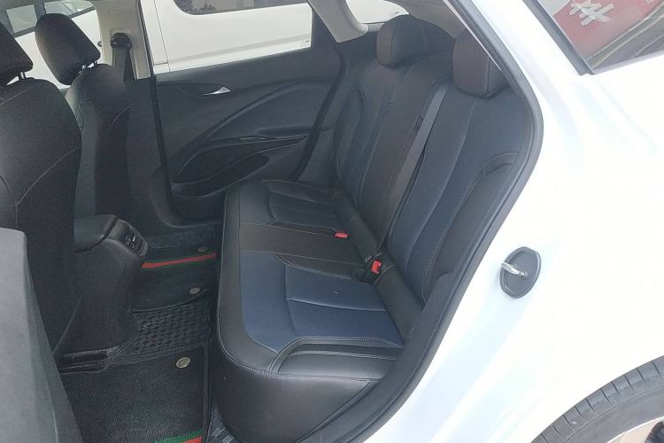 Used Buick Velite 6 2023 Revised Version 430 km Range – Commuter Edition Interior 4