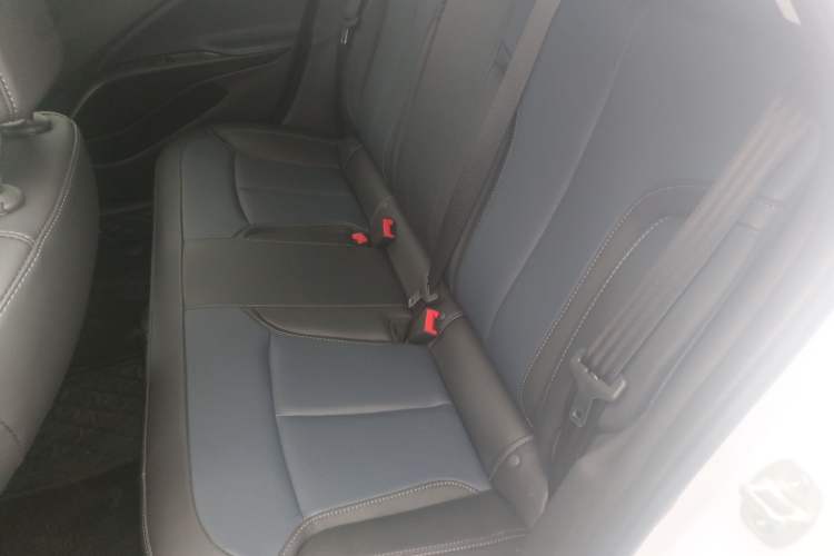 Used Buick Velite 6 2023 Revised Version 430 km Range – Commuter Edition Interior 4