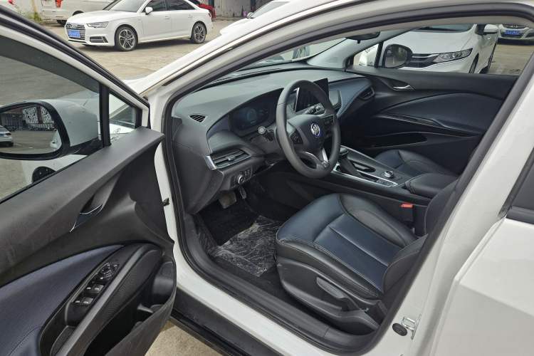 Used Buick Velite 6 2023 430km Range Commuter Version Interior 5