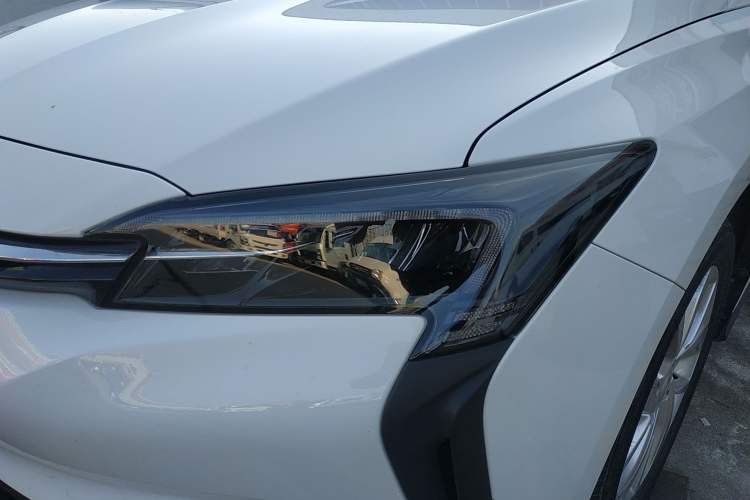 Used Buick Velite 6 2023 Revised Version 430 km Range – Commuter Edition Left Front Headlight