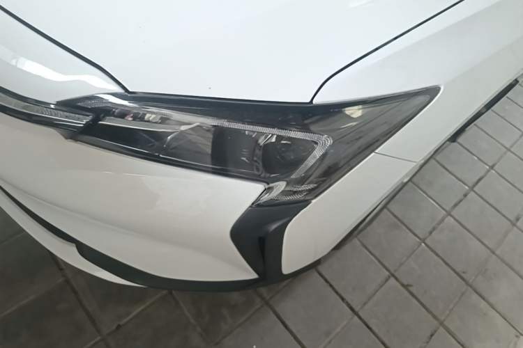Used Buick Velite 6 2023 Revised Version 430 km Range – Commuter Edition Left Front Headlight