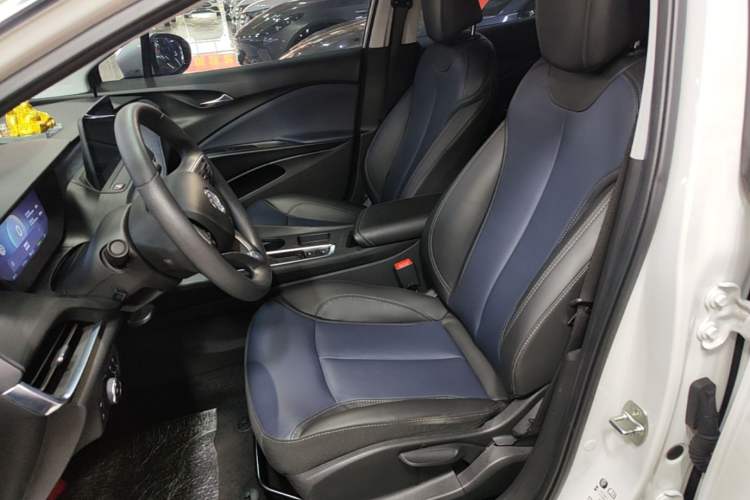 Used Buick Velite 6 2023 Revised Version 430 km Range – Commuter Edition Left Front Seat