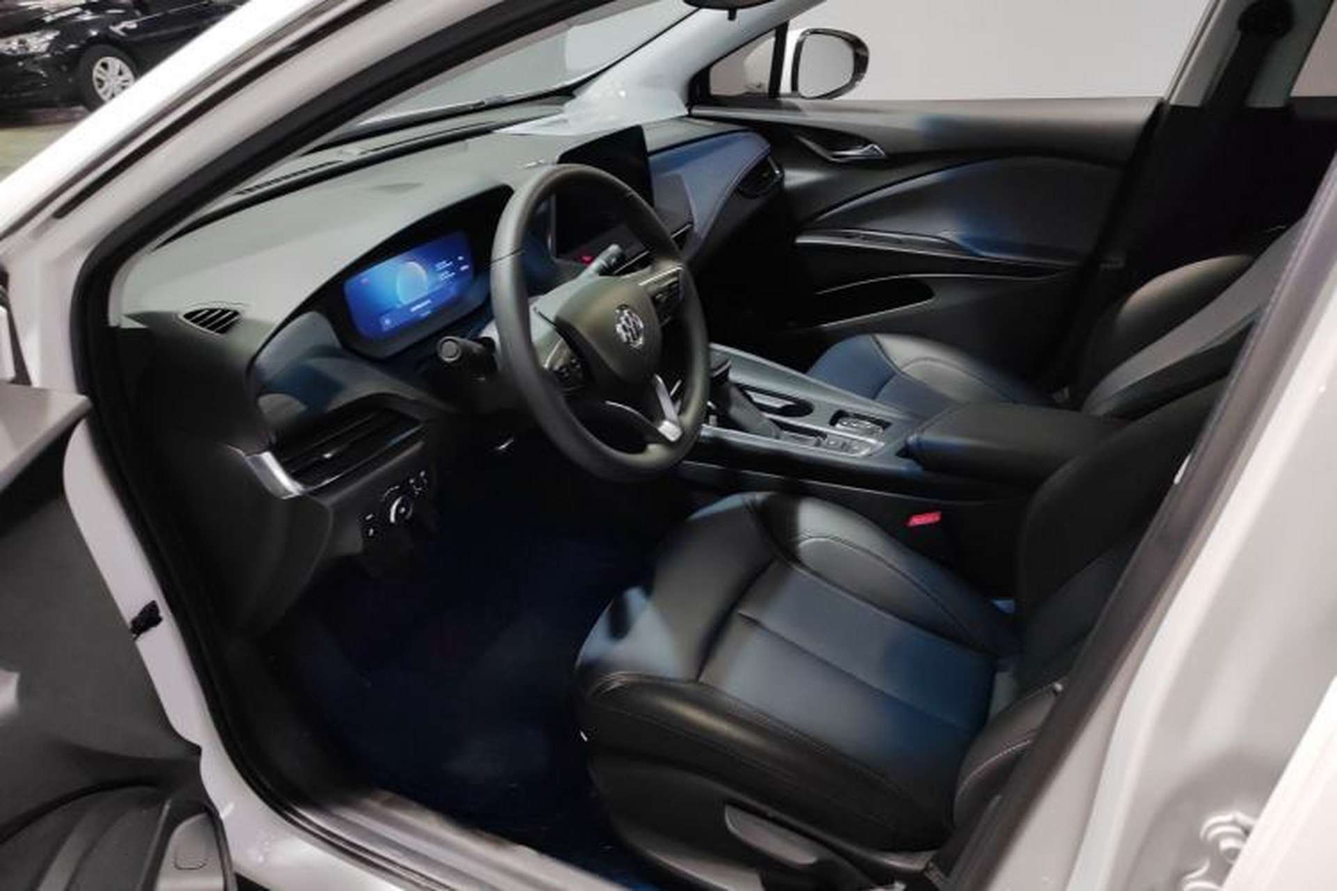 Used Buick Velite 6 2023 Revised Version 430 km Range – Commuter Edition Left Front Seat