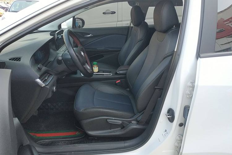 Used Buick Velite 6 2023 Revised Version 430 km Range – Commuter Edition Left Front Seat