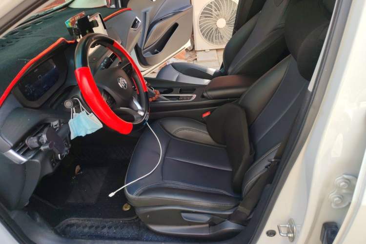 Used Buick Velite 6 2023 Revised Version 430 km Range – Commuter Edition Left Front Seat