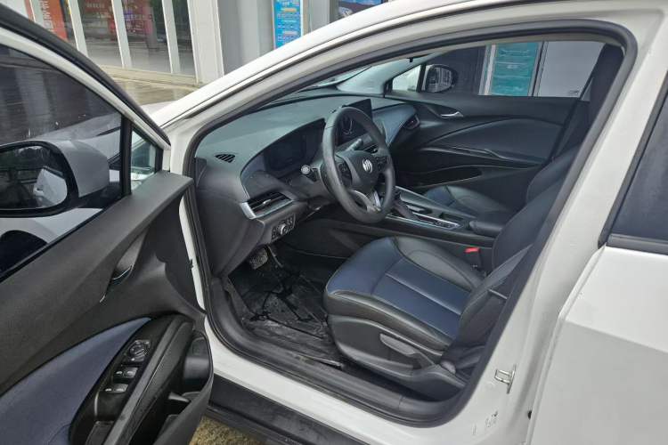 Used Buick Velite 6 2023 Revised Version 430 km Range – Commuter Edition Left Front Seat