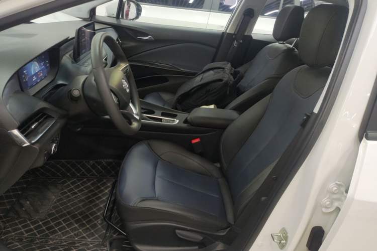 Used Buick Velite 6 2023 Revised Version 430 km Range – Commuter Edition Left Front Seat