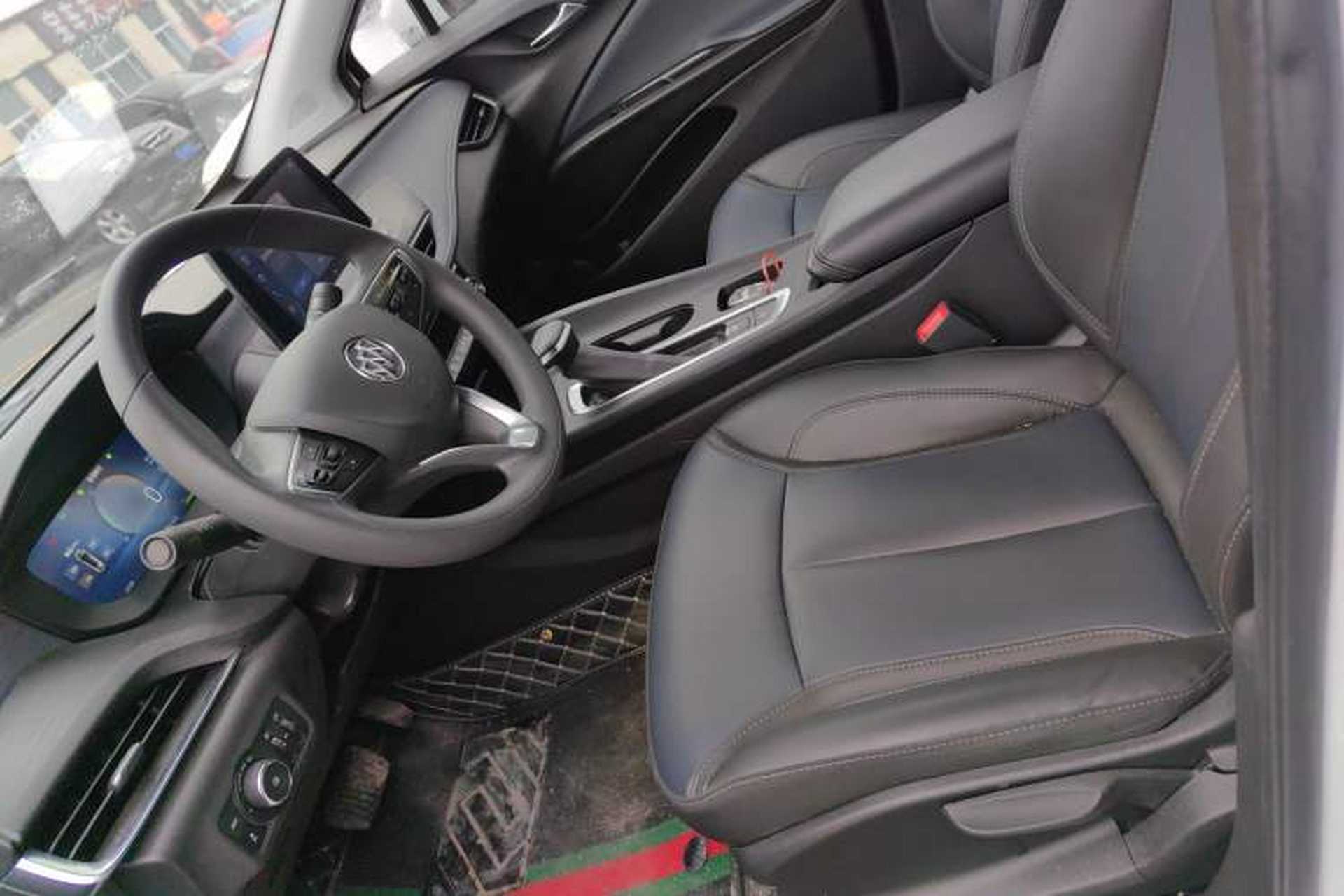 Used Buick Velite 6 2023 Revised Version 430 km Range – Commuter Edition Left Front Seat