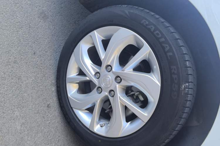 Used Buick Velite 6 2023 430km Range Commuter Version Left Front Wheel Hub