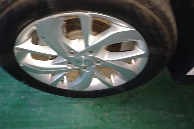 Used Buick Velite 6 2023 430km Range Commuter Version Left Front Wheel Hub