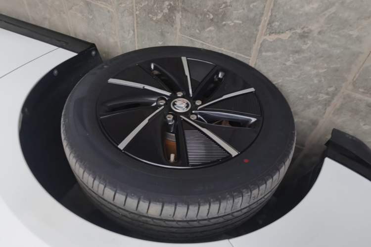 Used Buick Velite 6 2023 430km Enjoyment Version Left Front Wheel Hub