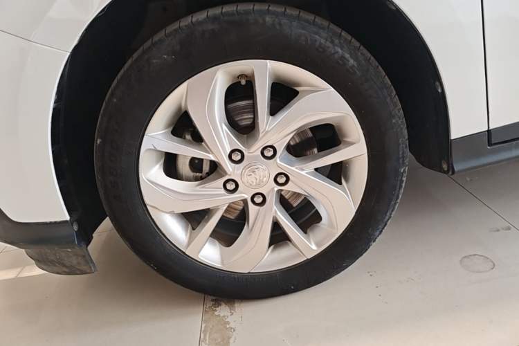Used Buick Velite 6 2023 430km Range Commuter Version Left Front Wheel Hub