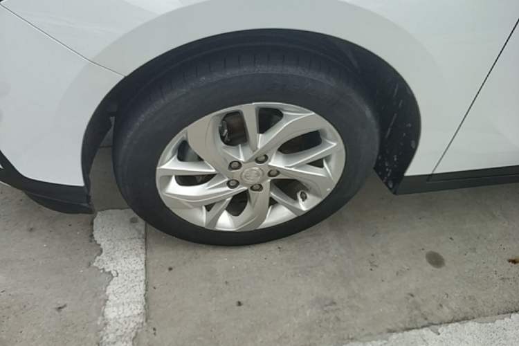 Used Buick Velite 6 2023 430km Range Commuter Version Left Front Wheel Hub