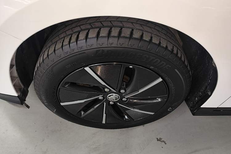 Used Buick Velite 6 2023 430km Enjoyment Version Left Front Wheel Hub