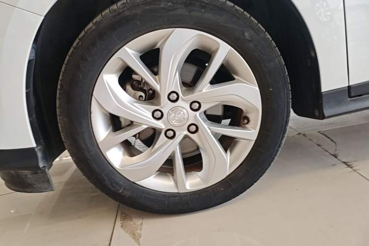 Used Buick Velite 6 2023 430km Range Commuter Version Left Front Wheel Hub