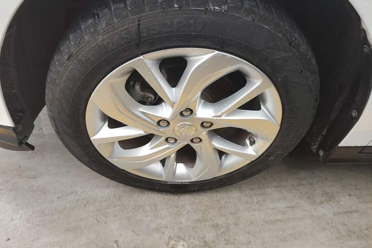 Used Buick Velite 6 2023 430km Range Commuter Version Left Front Wheel Hub