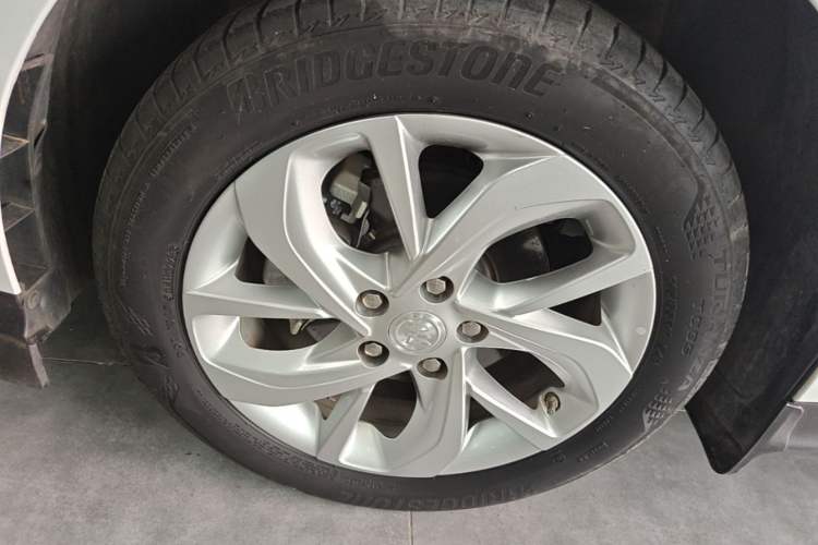 Used Buick Velite 6 2023 430km Range Commuter Version Left Front Wheel Hub