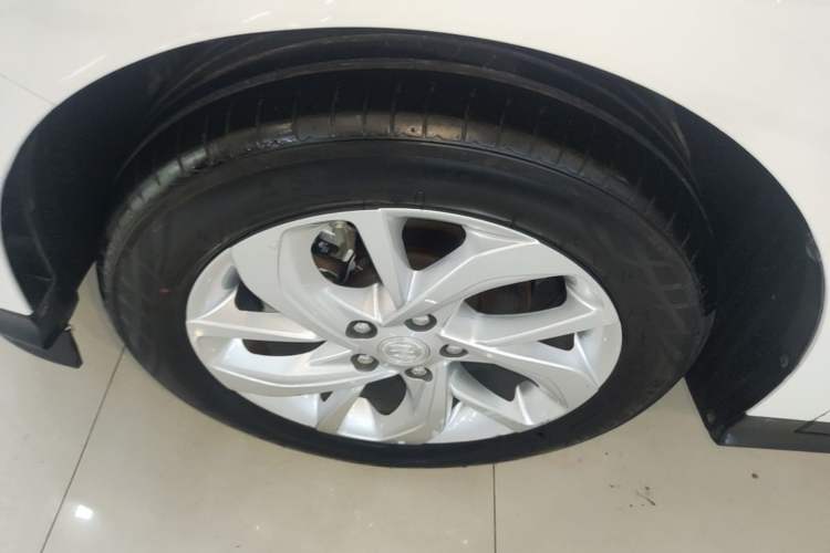Used Buick Velite 6 2023 430km Range Commuter Version Left Front Wheel Hub